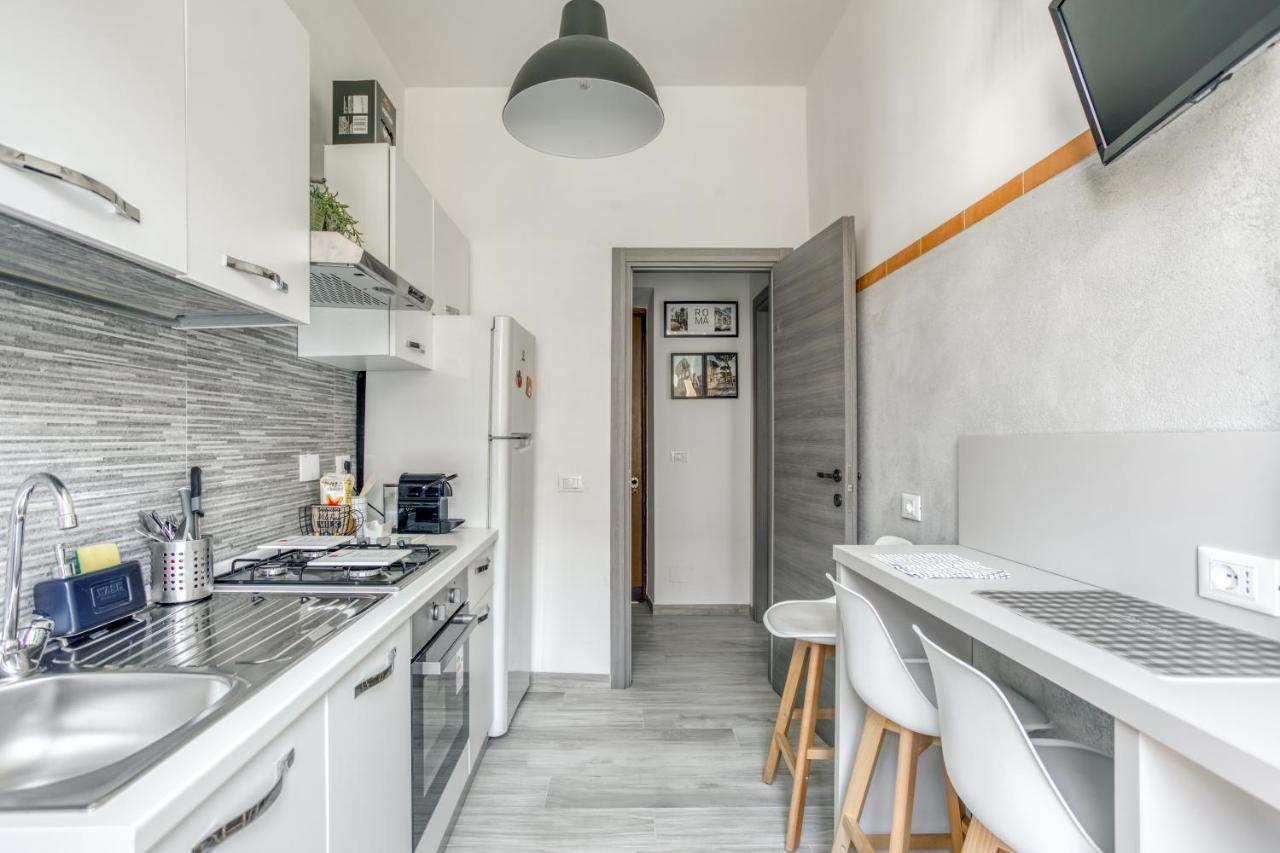 Sapienza Grand Apartment Rome Bagian luar foto